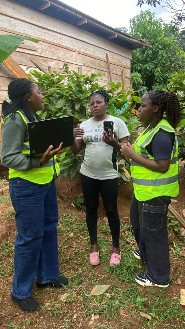 Discussion with a woman farmer